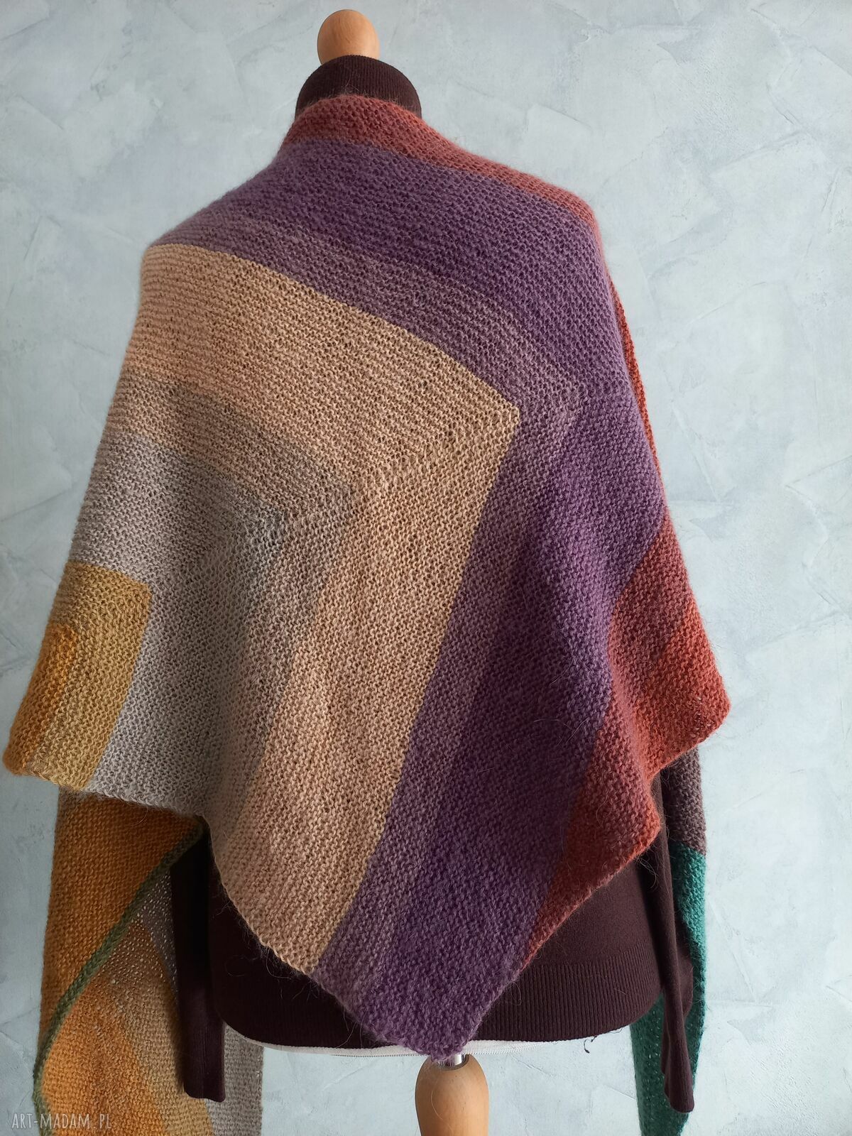 Brązowa chusta strzałka ręcznie robiona na drutach 230 x 65 cm