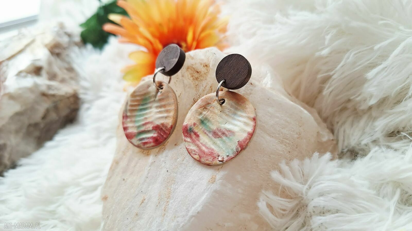 Pastelowe Akwarele kolczyki ceramiczne boho z drewnem i antyalergicznymi sztyftami
