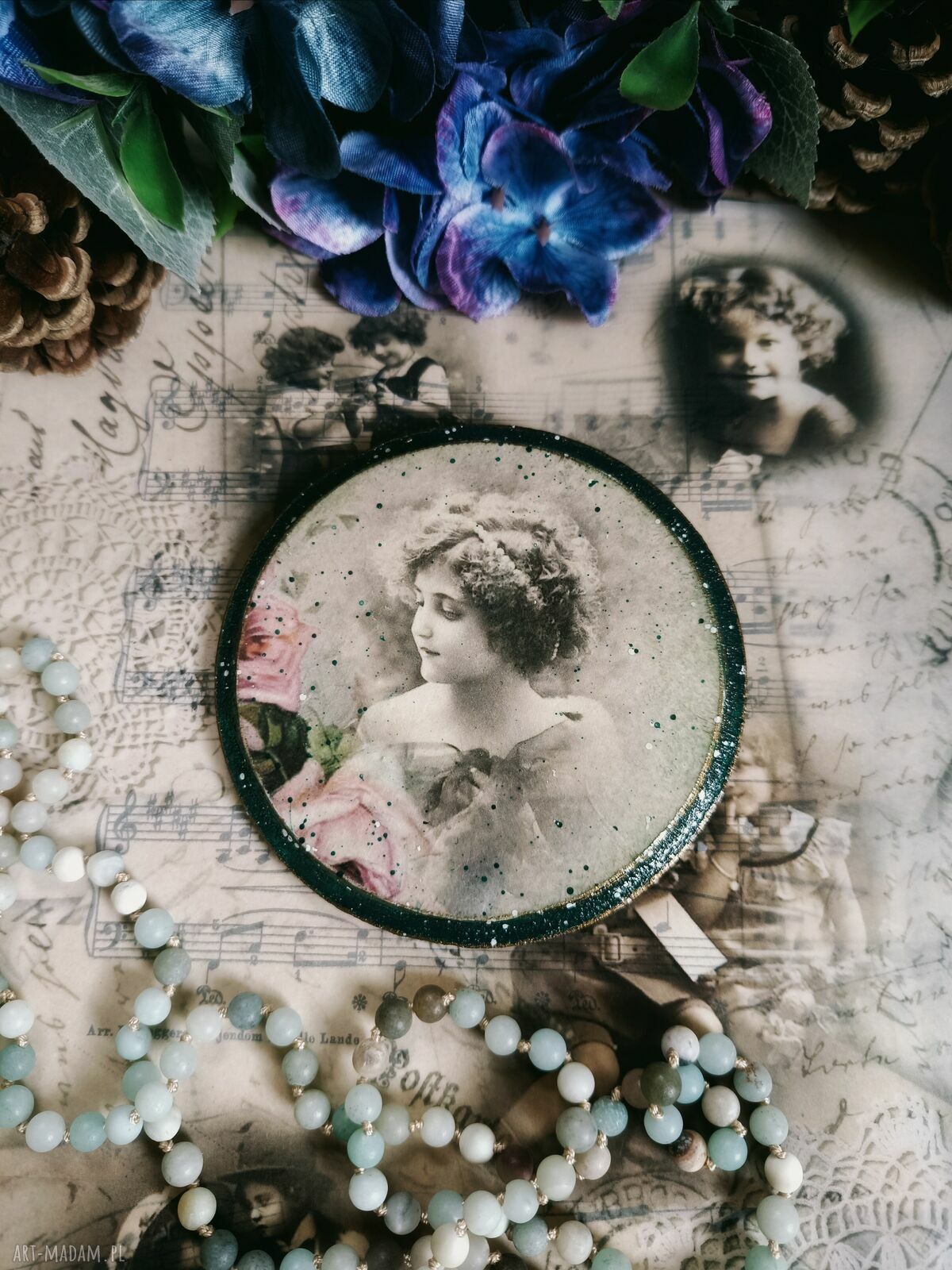 Stylowa podkładka pod kubek z różami - decoupage vintage