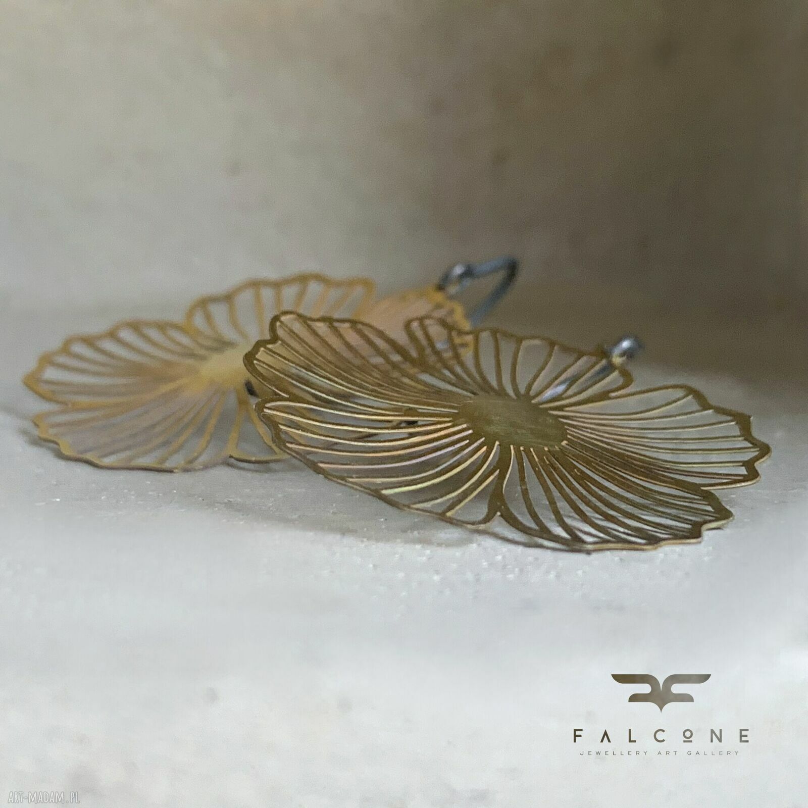Kolczyki Subtle Flowers by Brass - srebrne bigle z kwiatami z mosiądzu