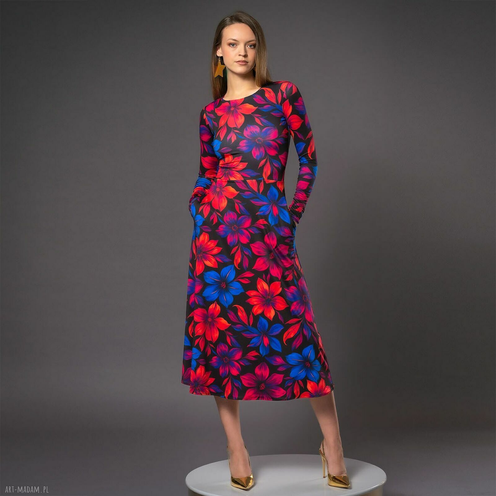 Sukienka basic Sara Flower Power w kwiaty