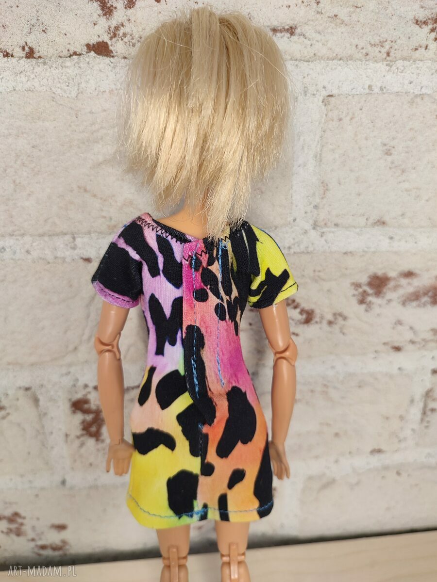 Sukienka dla lalki Barbie - kolorowa, miękka i zapinana na rzep z tyłu