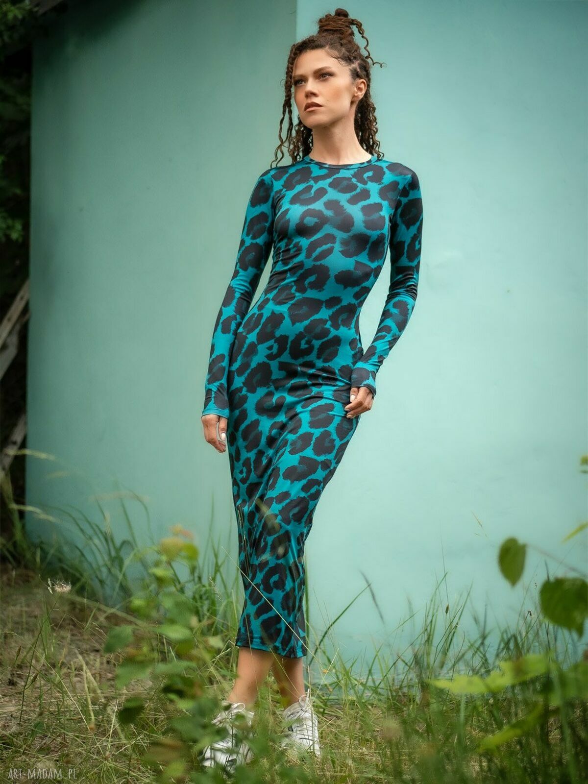 Selena Deep Tropic - dopasowana sukienka w panterkę z autorskim nadrukiem