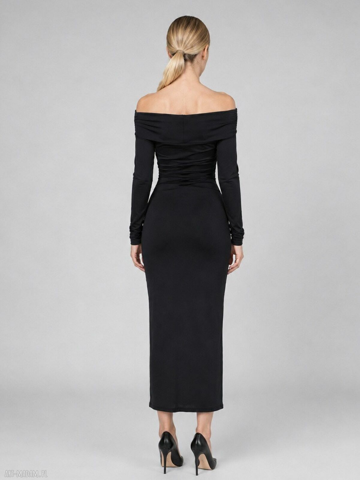 Czarna sukienka Julia - elegancka i dopasowana