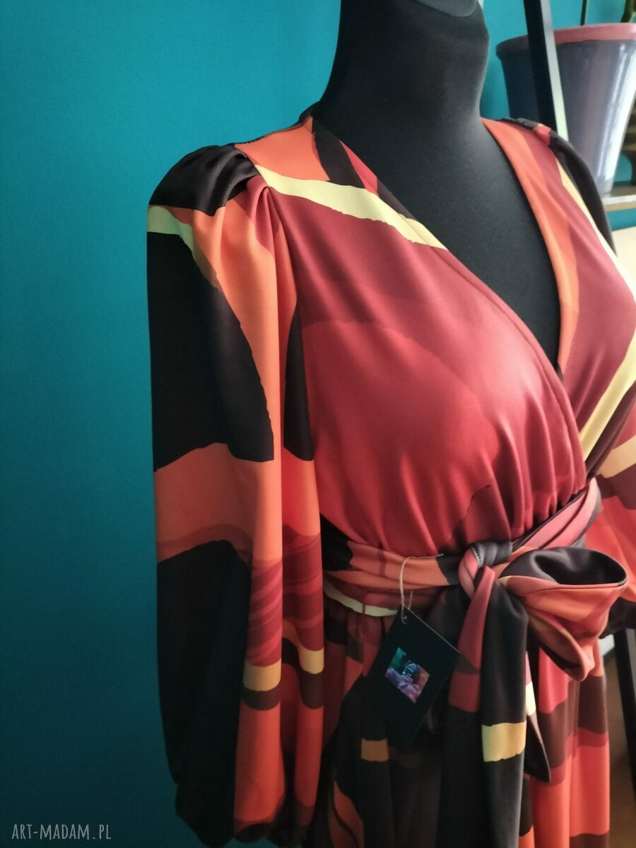 Sukienka maxi Golden Brown z paskiem - rozmiar M