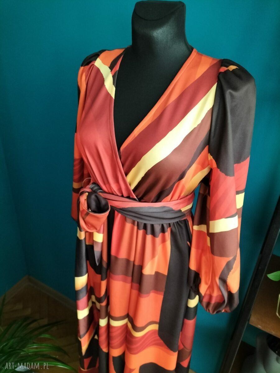 Sukienka maxi Golden Brown z paskiem - rozmiar M