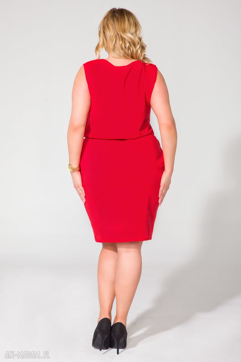 Czerwona sukienka T132 PLUS SIZE z dzianiny - elegancki fason z kieszeniami