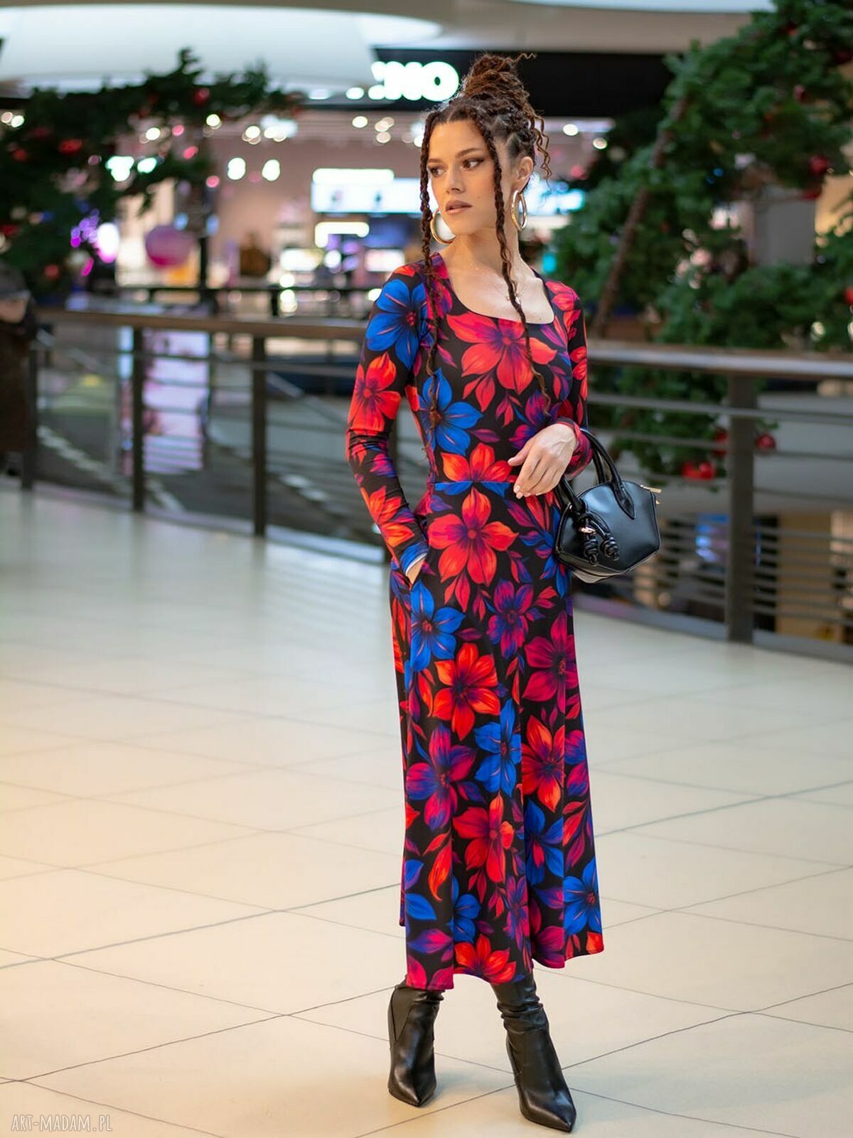Sukienka Karla z dekoltem karo Flower Power