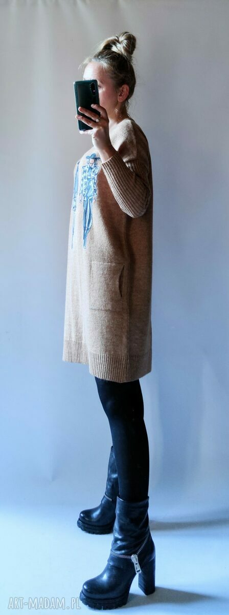 Sukienka oversize z kieszeniami camel