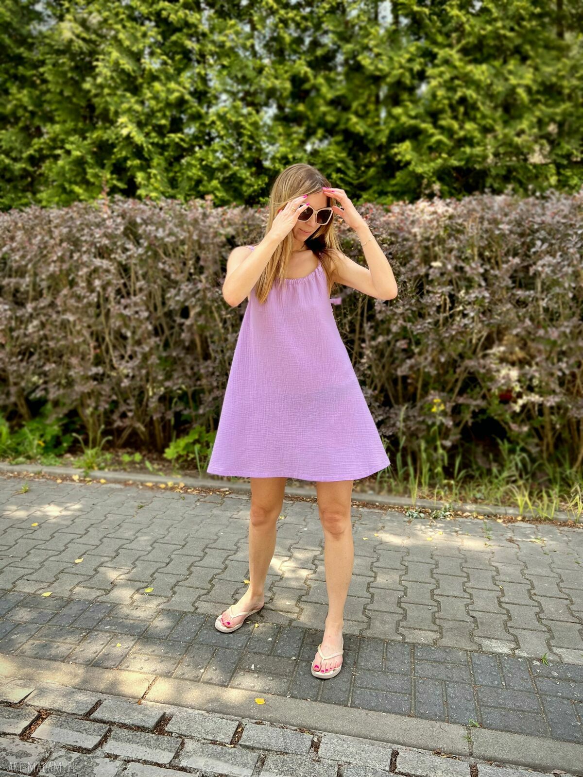 Letnia sukienka z muślinu 100% bawełny Summer Breeze z głębokim dekoltem na plecach