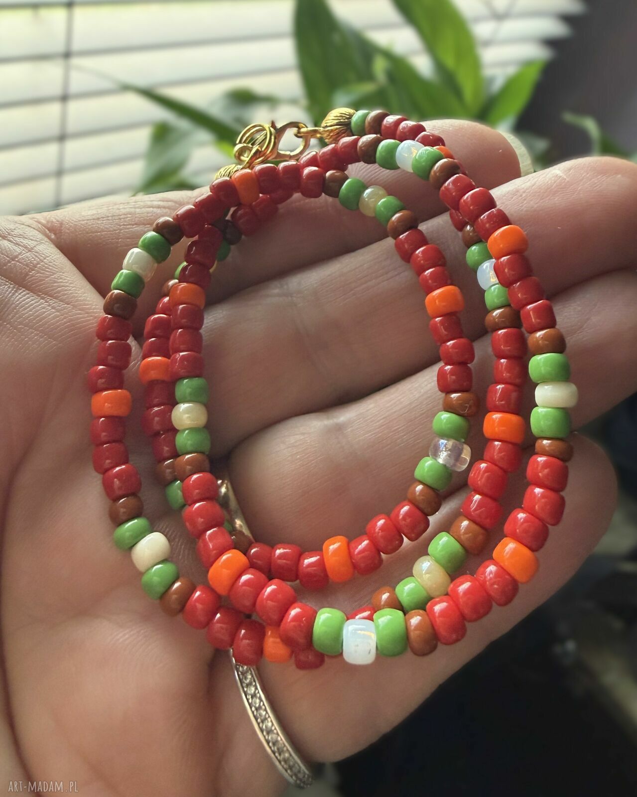 Ręcznie robiony naszyjnik Boho Summer Vibe z drobnymi koralikami