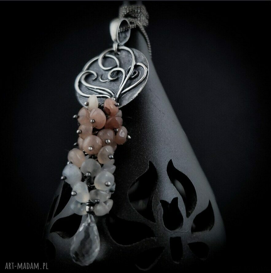 Sunstone in summertime - srebrny naszyjnik z kamieniami słonecznymi i kryształem Swarovski