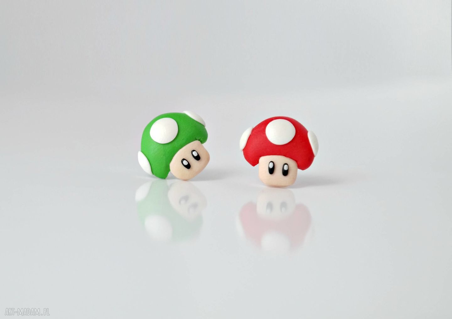 Kolczyki Grzyb Super Mario Bros - ręcznie robione, kolorowy akcent