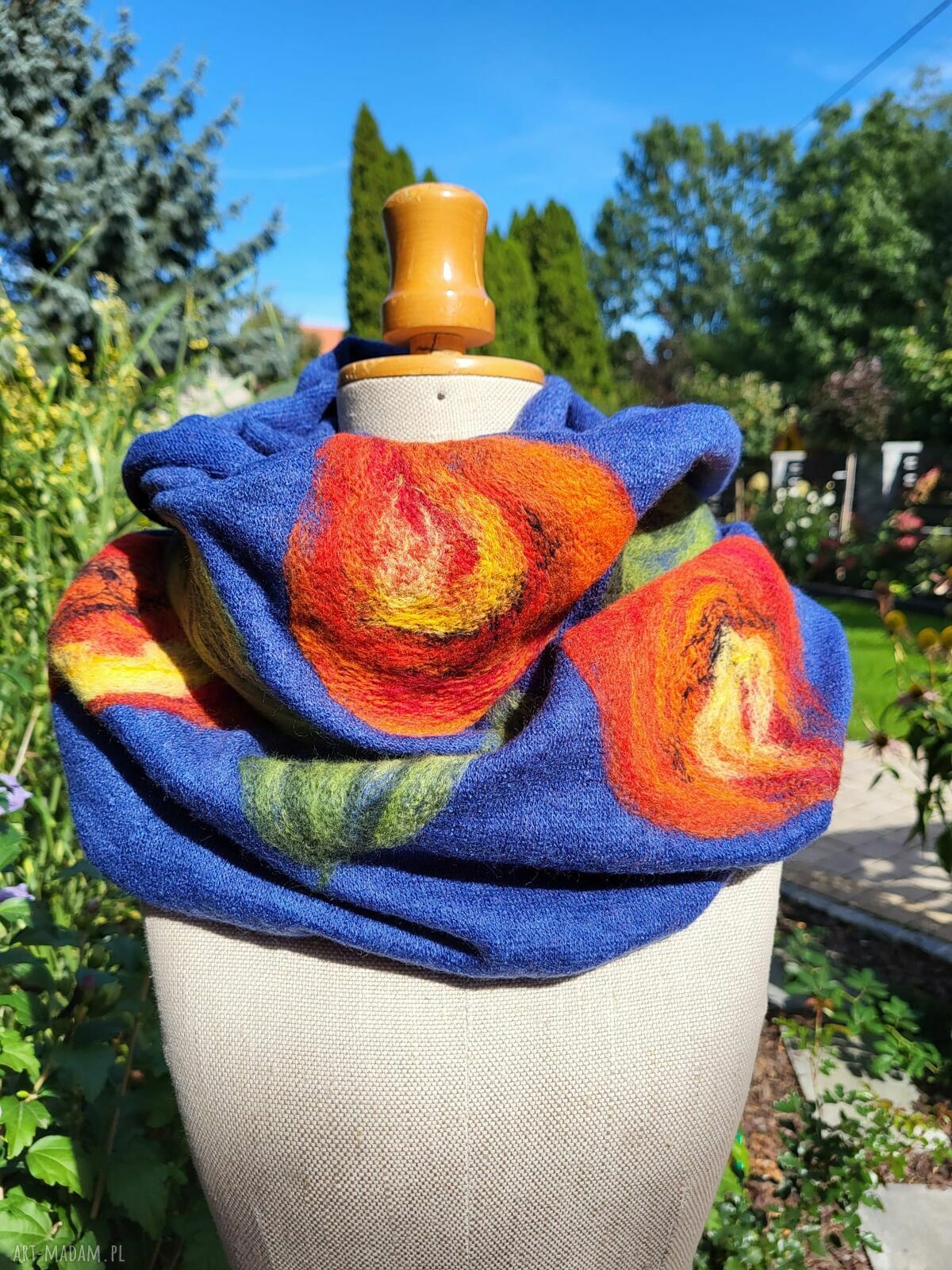 Super prezent na Dzień Mamy - niebieski komin filcowany z wełny merynosów (handmade)