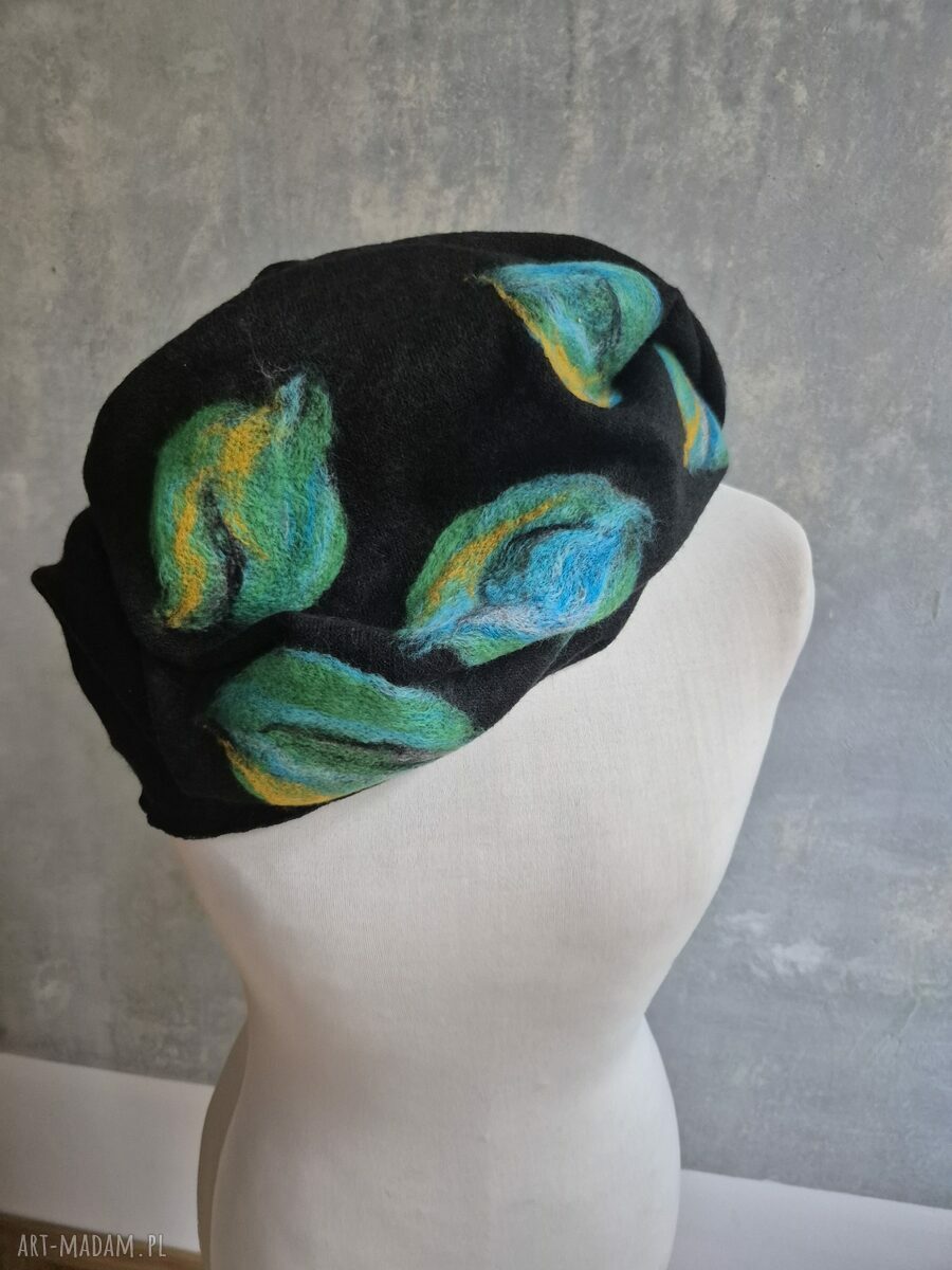 Czarny komin tuba filcowany z wełny merino - owija się dwa razy, folk boho