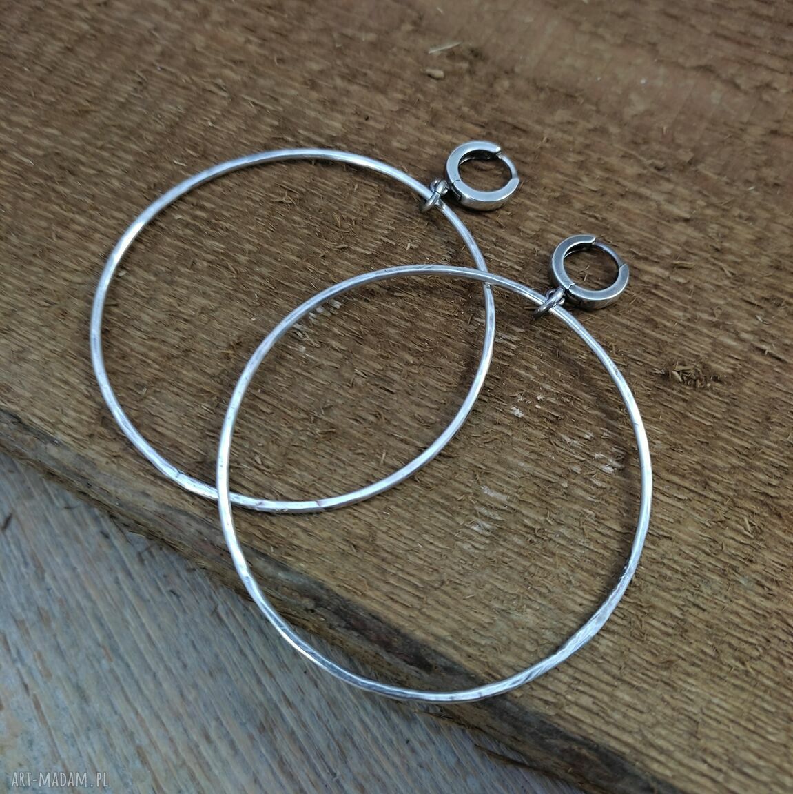 Surowe koła ze srebra oksydowanego - kolczyki handmade