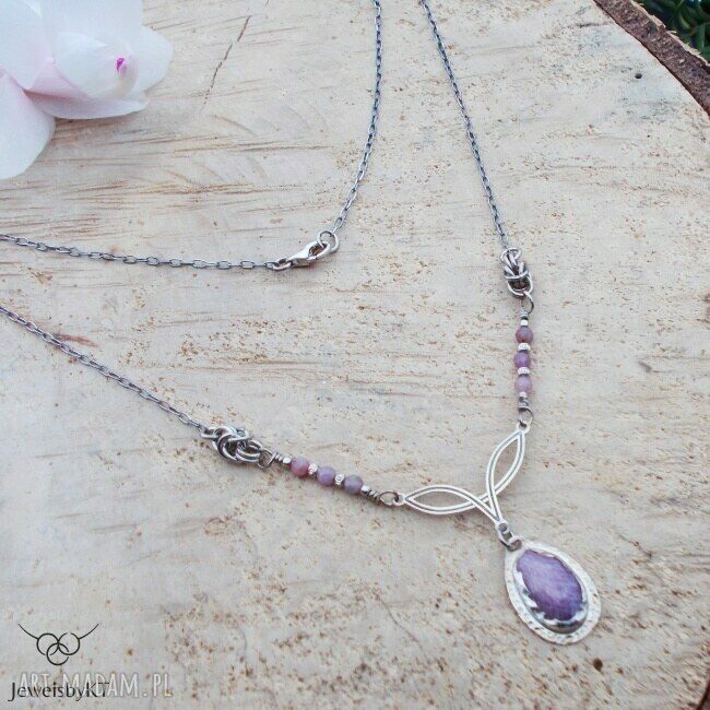Surowy róż rubinu - naszyjnik handmade ze srebra i naturalnych rubinów