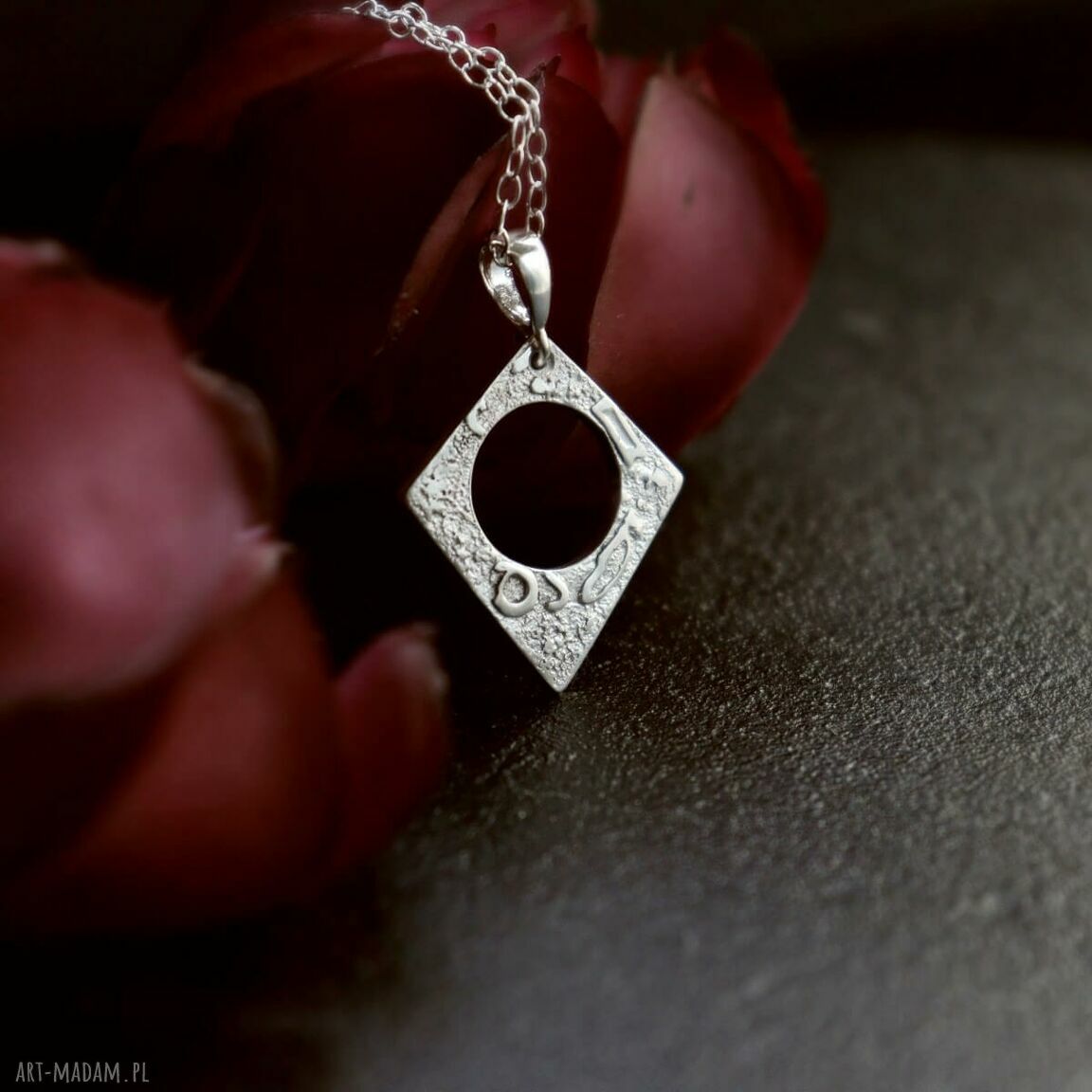 Surowy wisiorek romb srebra grot bez łańcuszka wisior