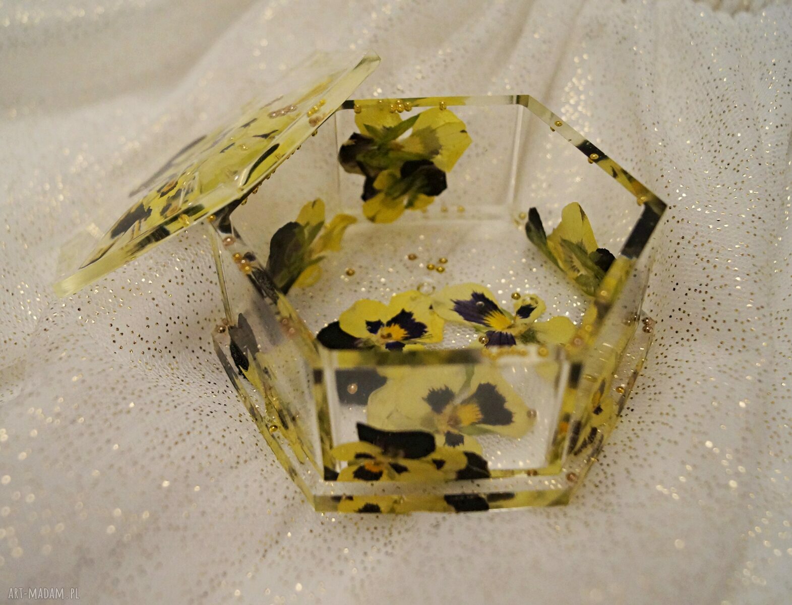 pudełka: Puzderko Złoty Brąz pudełko na biżuterię z kwiatów i żywicy handmade