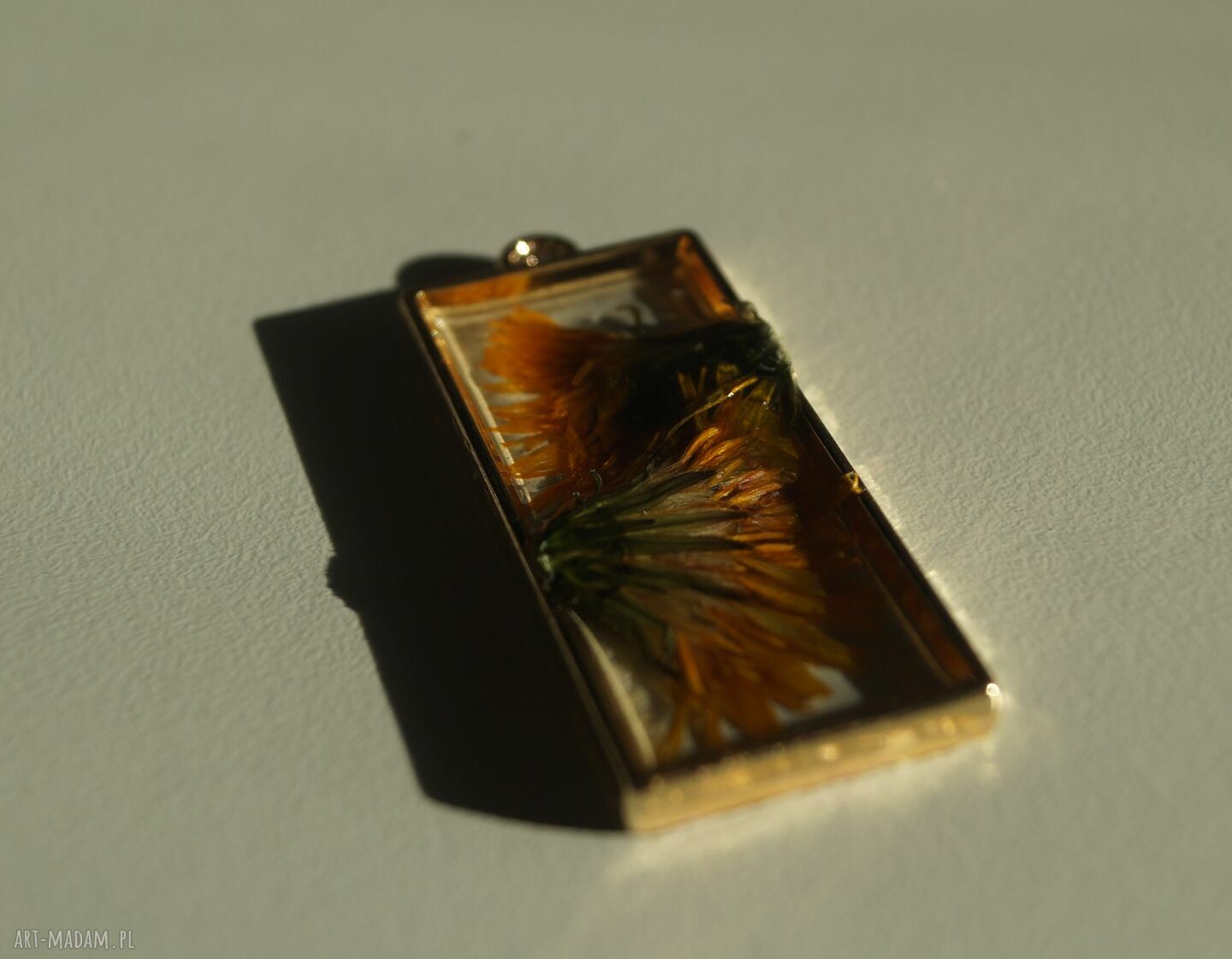 wisiorki: Mleczyki zawieszka z w żywicy Autorskie