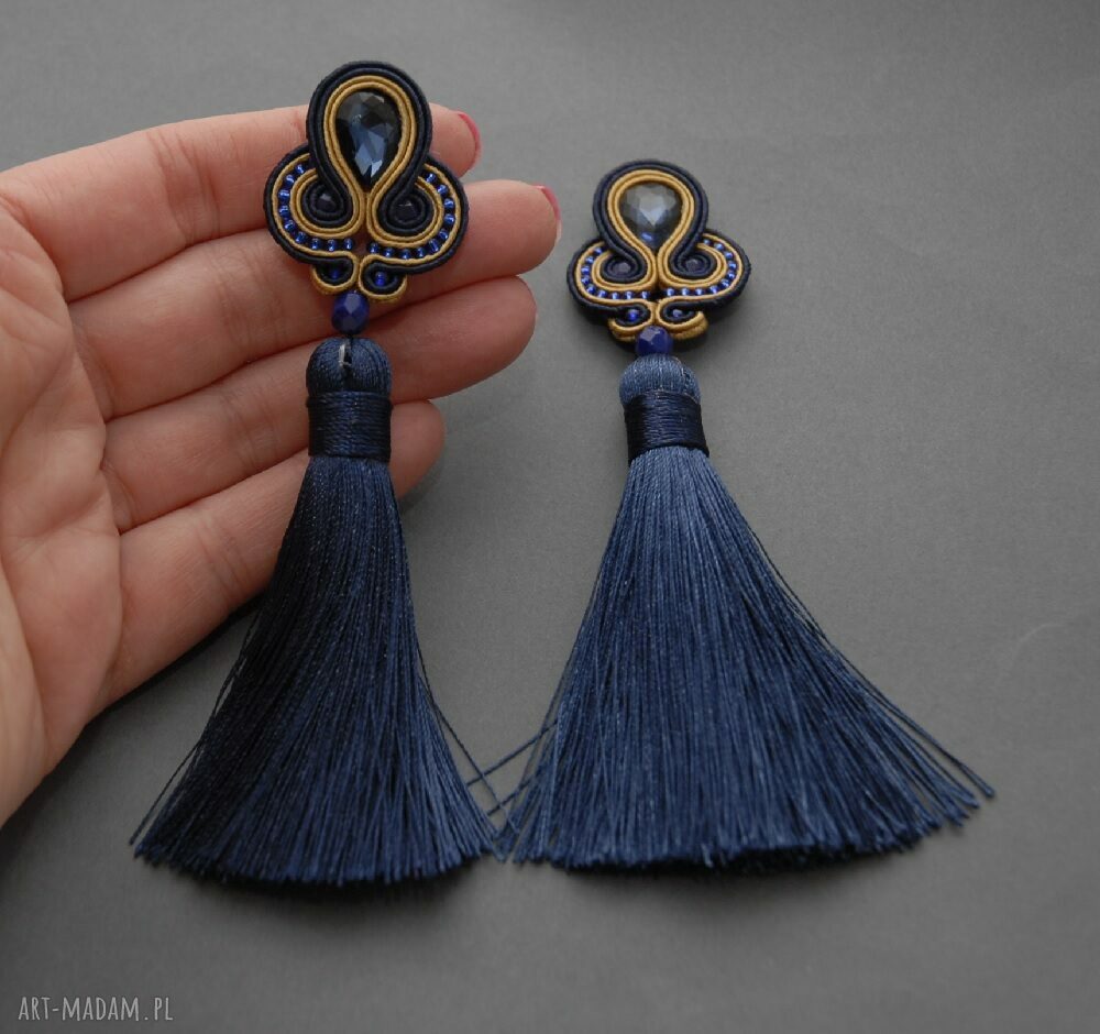 Klipsy sutasz z chwostami w granacie - autorski haft handmade