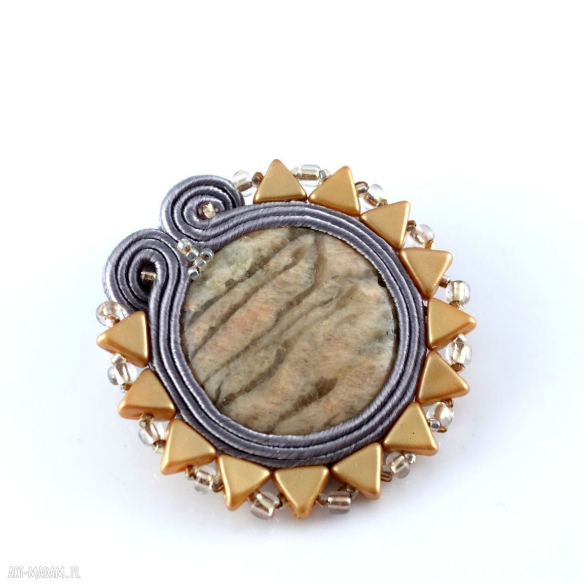 Sutaszowa beżowo szara broszka jaspisem klasyczna stonowana
