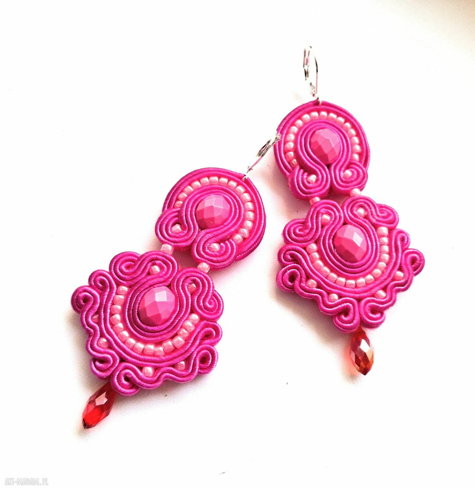 Ręcznie haftowane kolczyki sutaszowe Cold Pink - boho, 7 cm