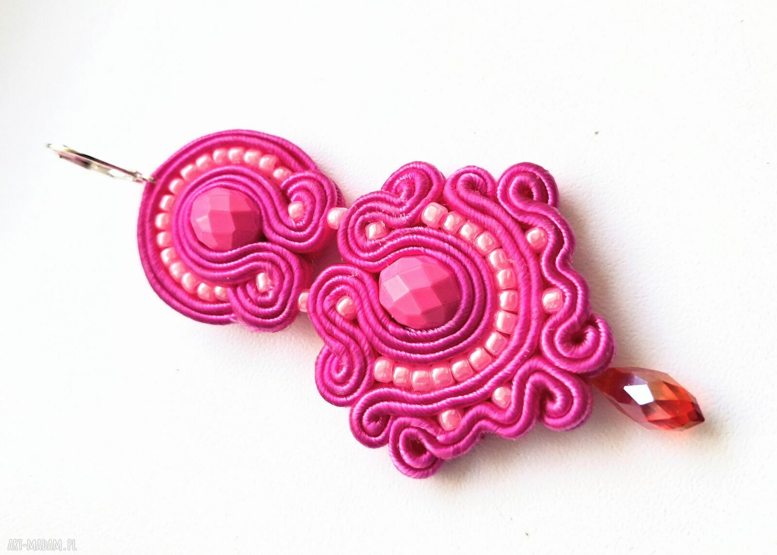 Ręcznie haftowane kolczyki sutaszowe Cold Pink - boho, 7 cm