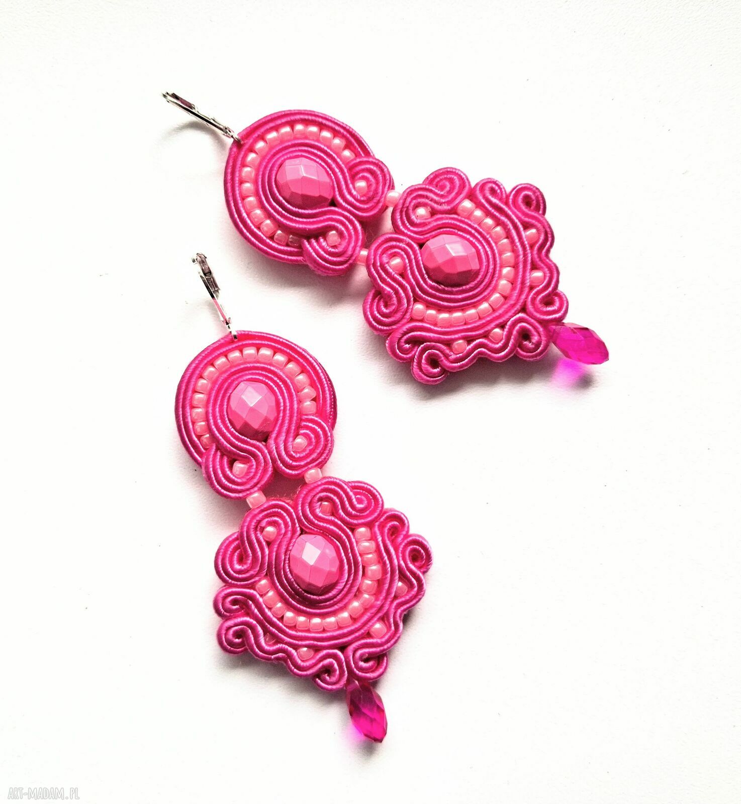 Ręcznie haftowane kolczyki sutaszowe Cold Pink - boho, 7 cm