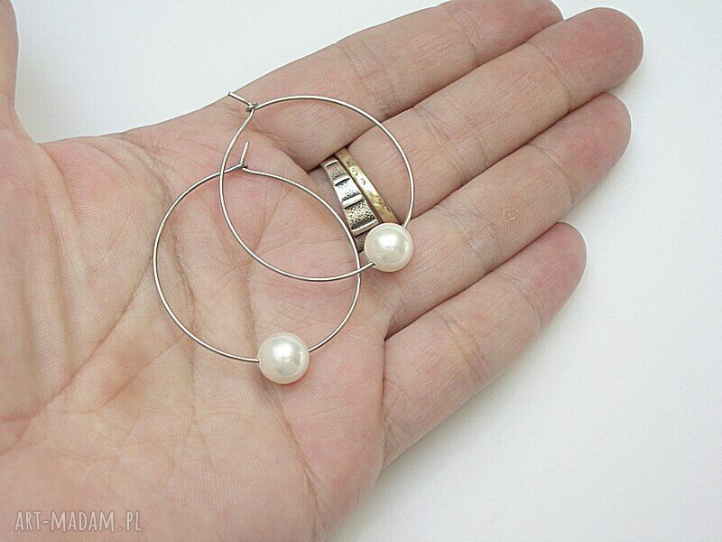 Kolczyki koła ze stali szlachetnej z perłami Swarovski Alloys Collection /one pearl/ white