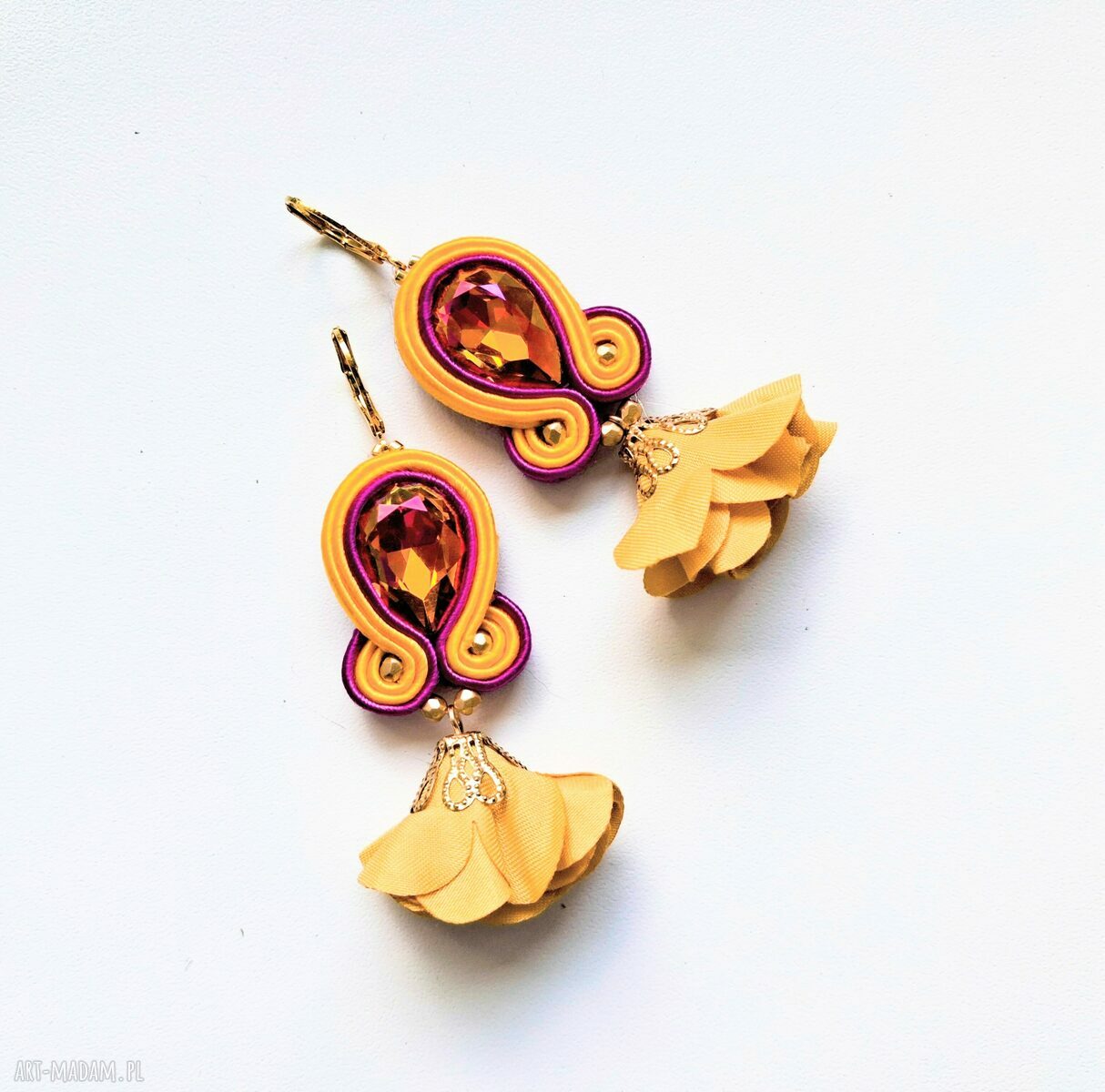 Kolczyki sutasz Sweet Plum z kryształem i satynowym kwiatem (6 cm)