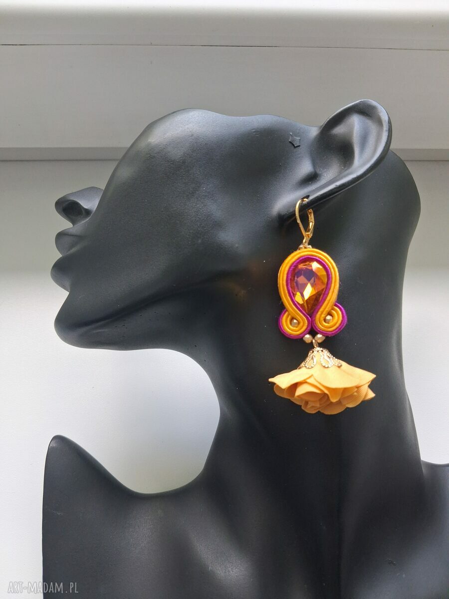 Kolczyki sutasz Sweet Plum z kryształem i satynowym kwiatem (6 cm)