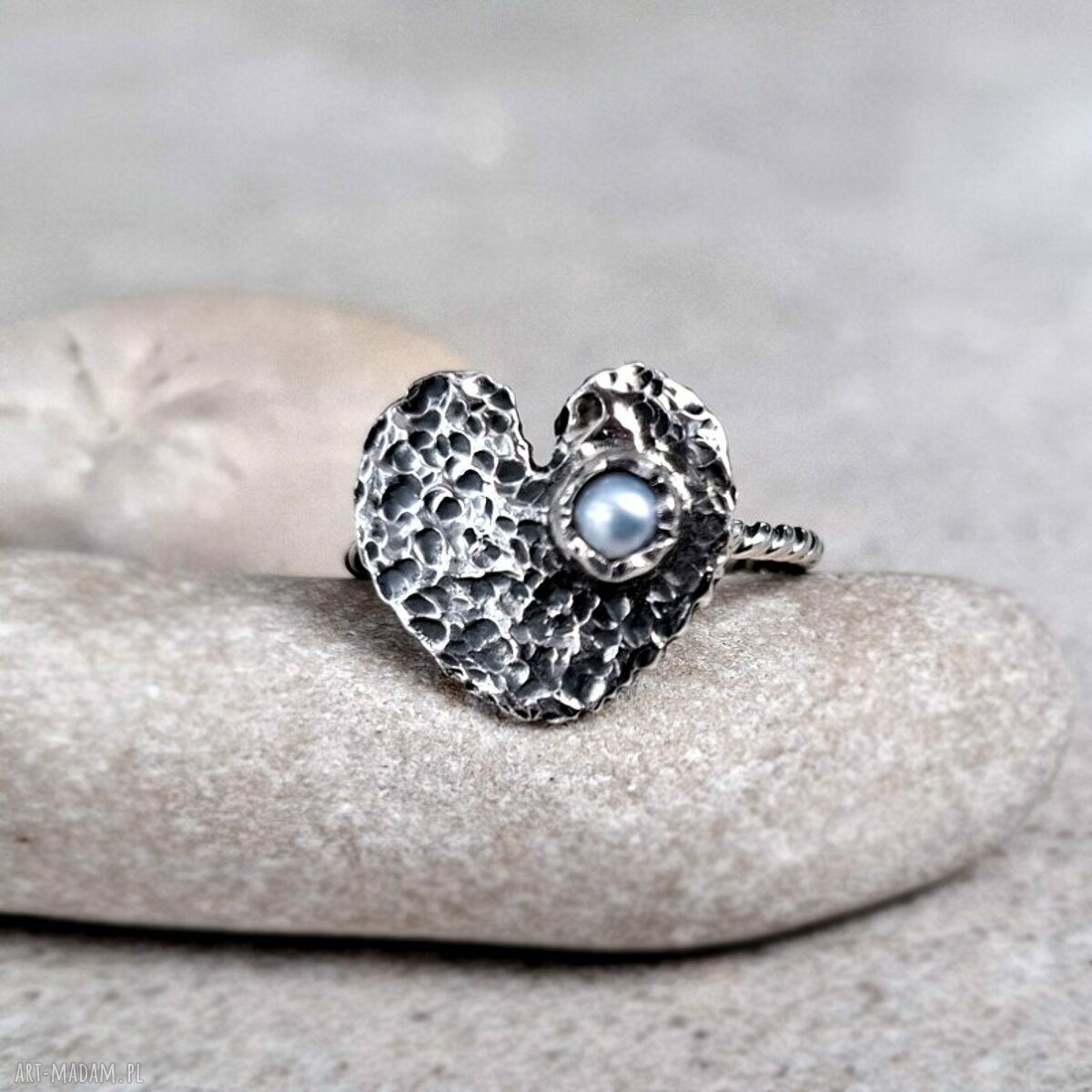 Sweetheart srebrny pierścionek perłą metaloplastyka srebro