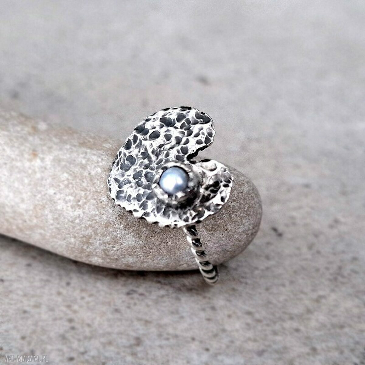 pierścionki: Sweetheart srebrny pierścionek z perłą hand made