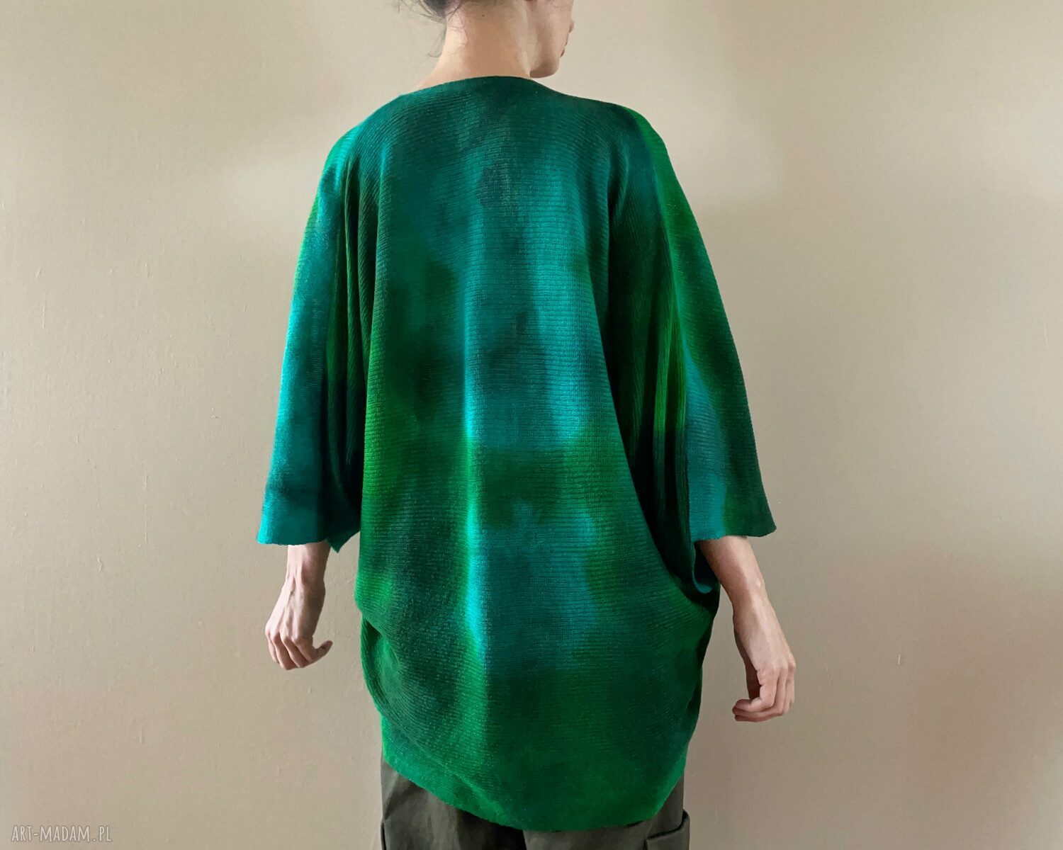 Sweter-bolerko z merynosów w zieleniach - ręcznie barwiony kardigan oversize