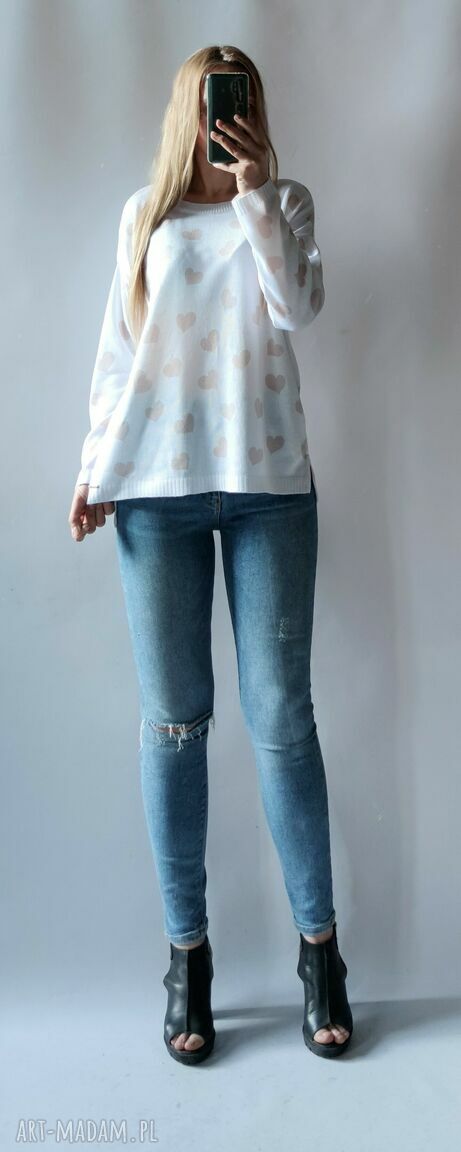 Sweter damski oversize - drukowany w serca
