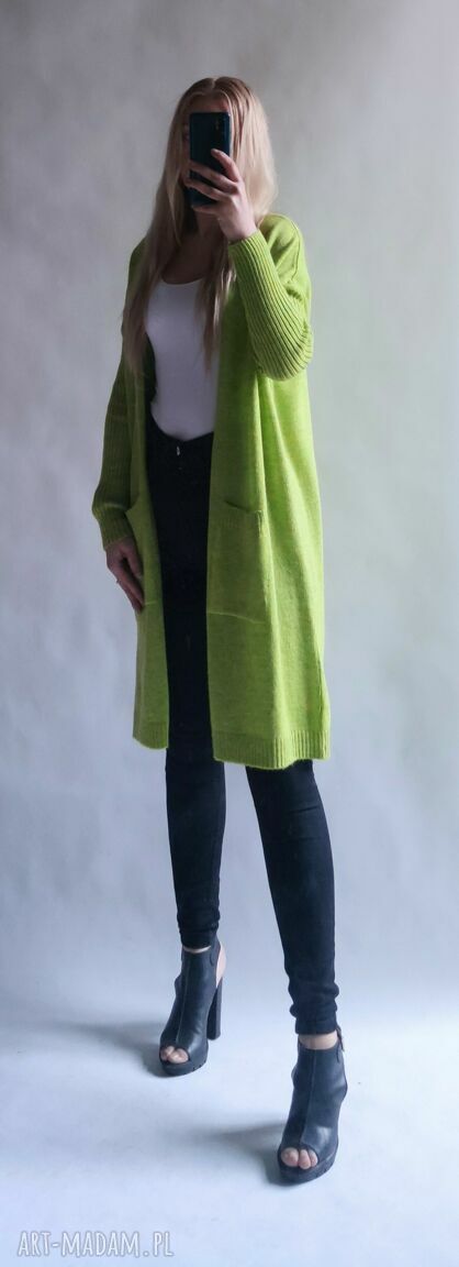Sweter damski oversize w kolorze limonka - kardigan z dzianiny i kieszeniami