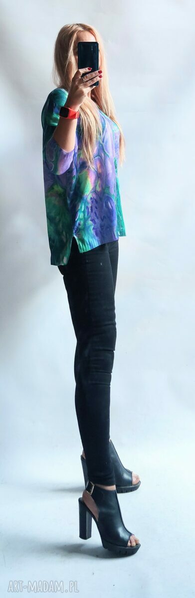 Sweter damski oversize z nadrukiem - elegancki handmade na prezent