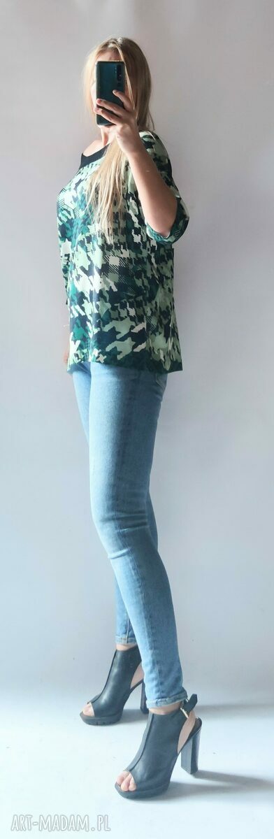 Sweter damski Oversize Pepitka - elegancki, drukowany z dzianiny