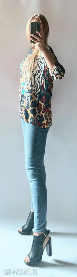 Sweter damski oversize z printem panterki - lekki i stylowy