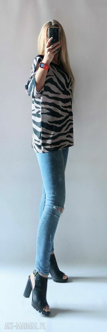 Sweter damski oversize Zebra z dekoltem w łódkę i rękawem 3/4