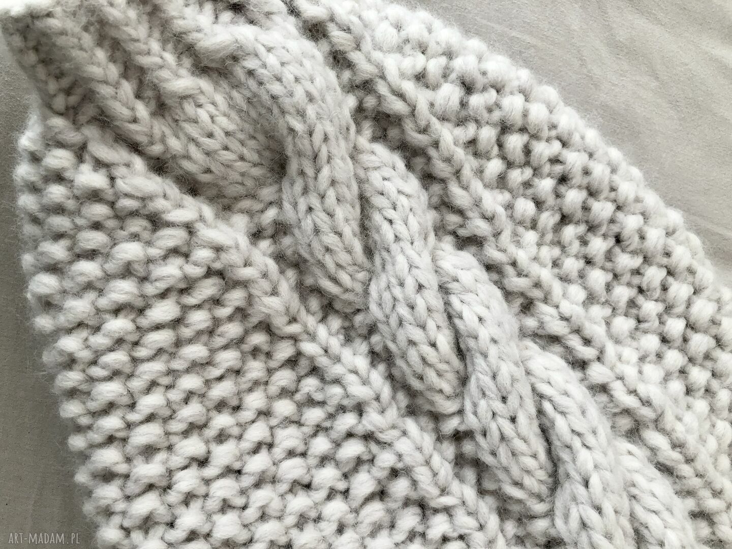 Sweter handmade chunky cable w kolorze natura z wełny merynosów, bawełny i alpaki