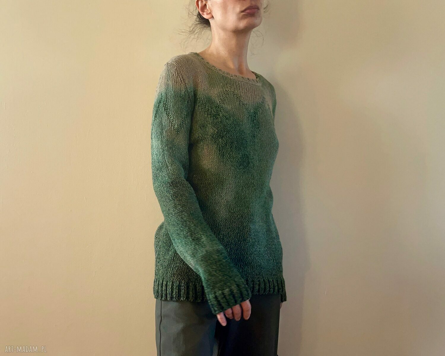 Sweter jedwabno-wełniany w zieleniach - ręcznie barwiony