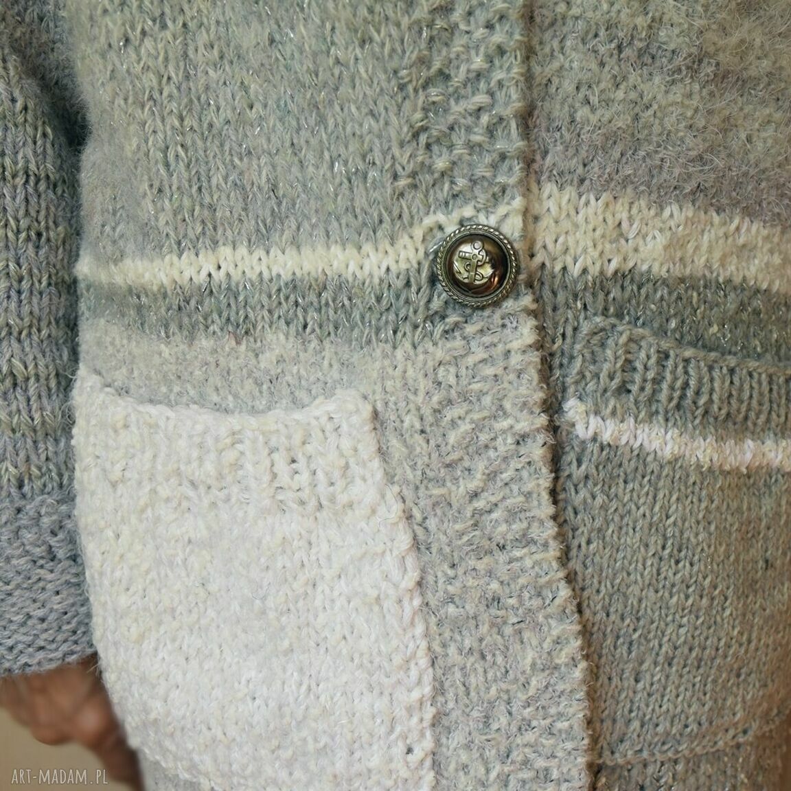 Sweter-kardigan handmade AleksandraB - rozpinany na guziki w szarościach i bieli