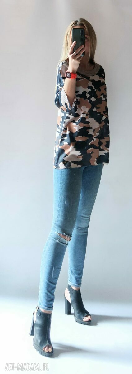 Sweter moro oversize z dekoltem w łódkę i szerokim rękawem 3/4