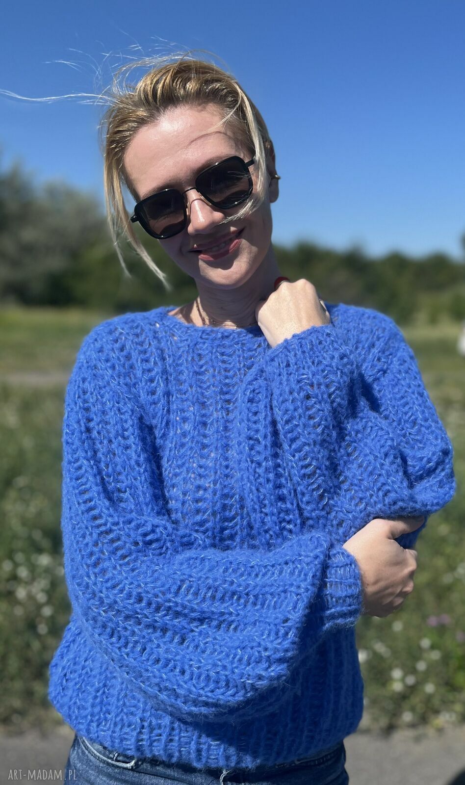 Kobaltowy sweter oversize z alpaki i jedwabiu
