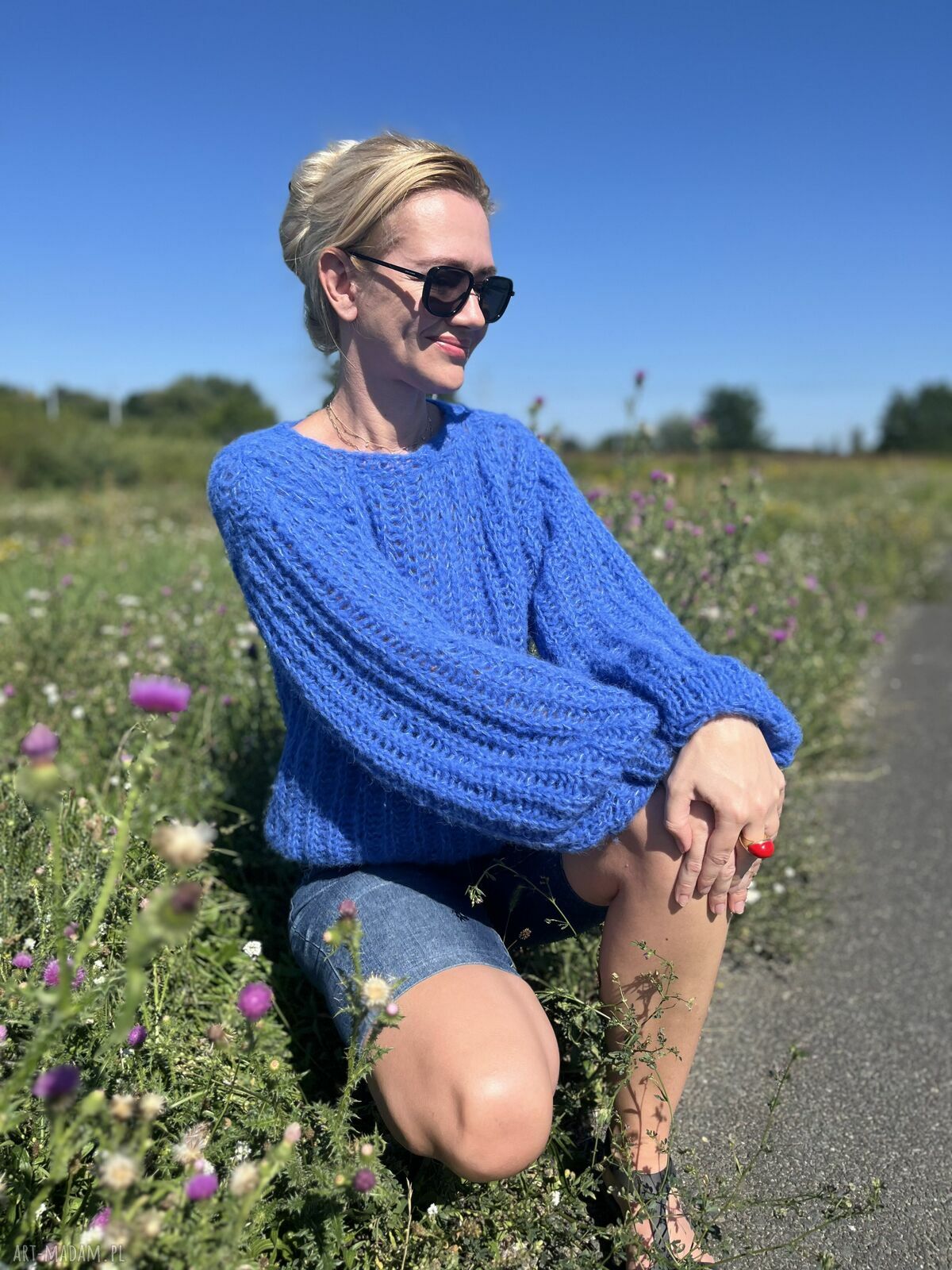 Kobaltowy sweter oversize z alpaki i jedwabiu