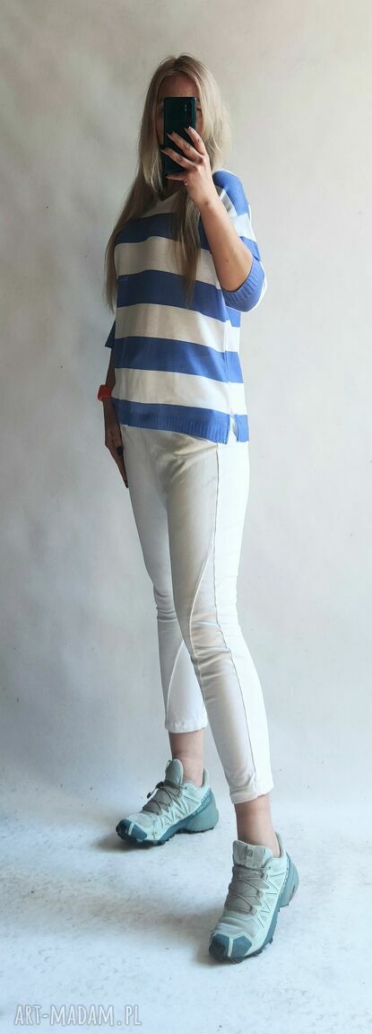 Sweter oversize w paski - kardigan z dekoltem w serek (rękaw 3/4)
