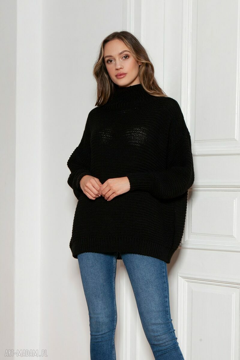 Ciepły sweter oversize z golfem SWE148 czarny