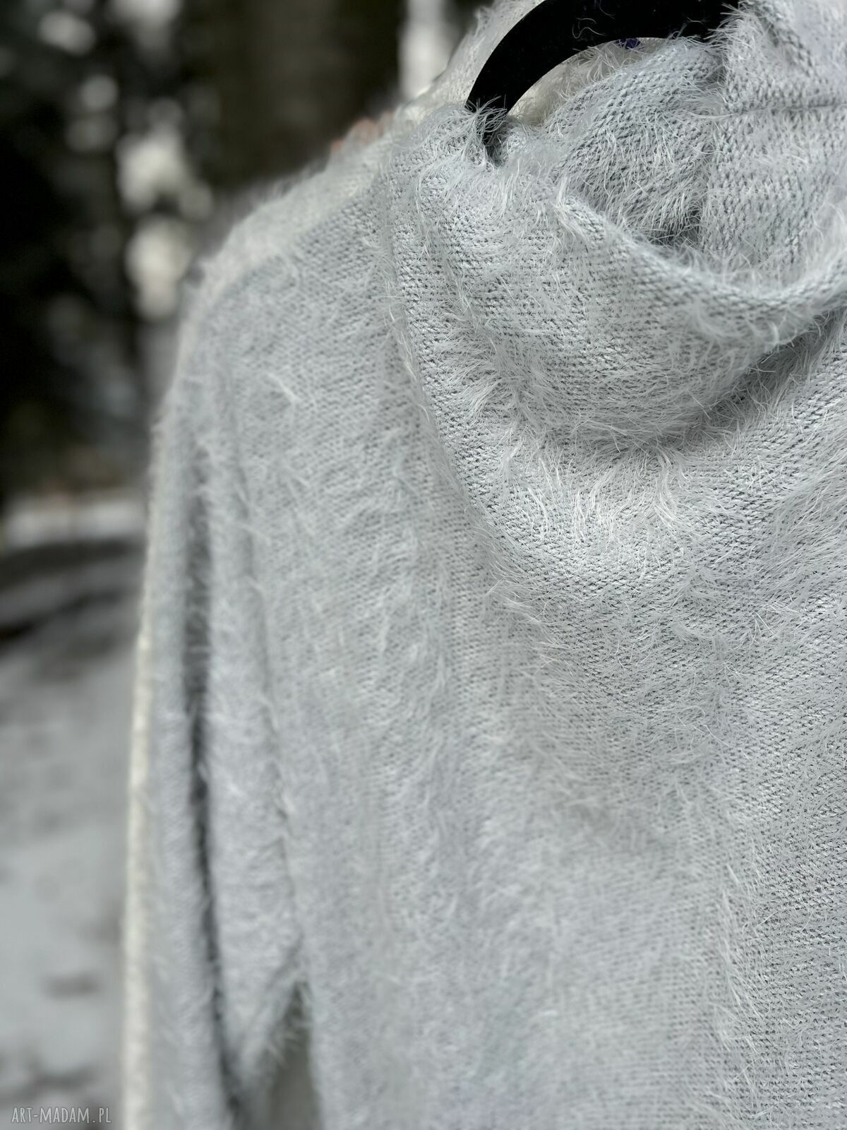 Sweter Pluszak Otulacz Cloud Dancer srebrzysty odcień